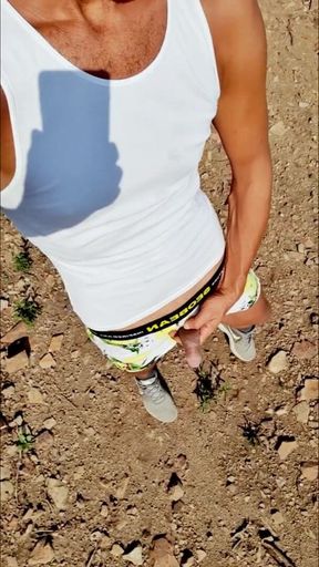 Slutboyben Cam4 Public Piss on Vacation