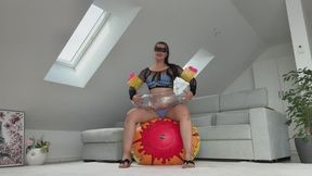 Wasserballreiten mit Schwimmring und -Flügel