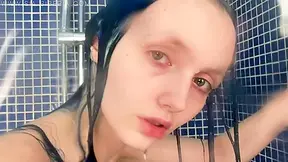 Pussy Play In Shower With Sia Siberia