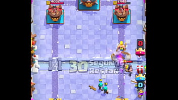 clash royale - espancando uma vadia