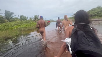 Latina bombshell gives stunning blowjob in the swamp