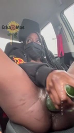 (full video!) ebony slut squirting and creaming from fucking cucumbers