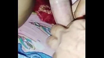 morena gosta mesmo de sentir uma pica entrando bem gostoso, tanto na bucetinha linda dela,como no seu anel.