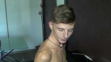 JEROME JAMES fucked bareback by Antoien MALLET