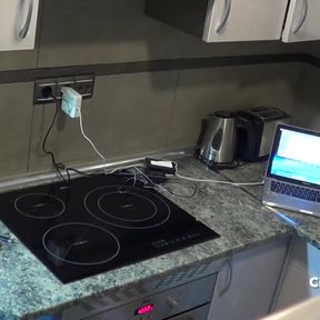 Webcam in the kitchen with Jess used raw by Jorhe Leal