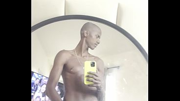 Militar novinho chegou do quartel cheio de tes&atilde_o querendo um cuzinho pra socar tudo