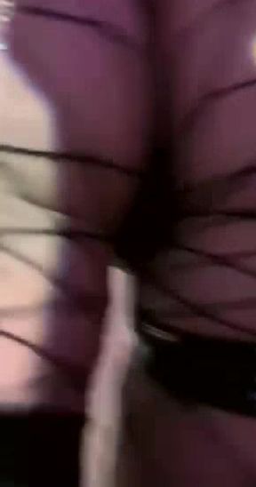 Big-titted onlyfan shows off her ass