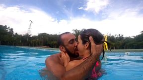 a good fun with friend in the pool