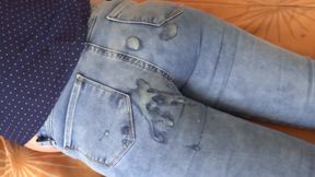 I finally managed to enjoy my beautiful sister-in-law and I made her a cumshot on her big ass with my jean on