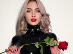 Amateur Webcam Babes Going Solo