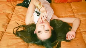 Naughty Yui Komine Seduces in Steamy Bedroom Encounter