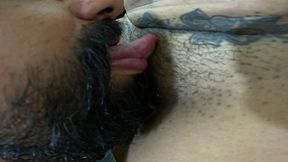 ela me deixou duro no boquete e acabou com a bucetinha lotada de porra de novo!