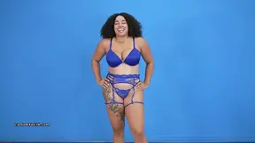 Navie Shakes Her Bootay