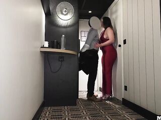 Cute Large Booty French Beauty Get Gets Screwed And Creampied Back From A Date !!!