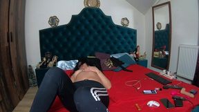lazy morning masturbation – topless in sweatpants & so wet