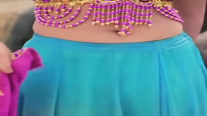 Meena navel show