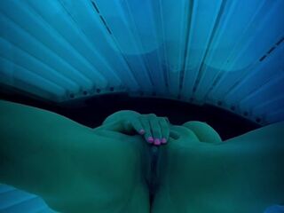 1 million plays on Redgifs XXX Feeling naughty at the tanning salon and played with my pussy