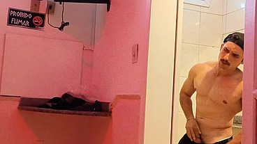 Conheci uma travesti gostosa no swing, assiste o que rolou