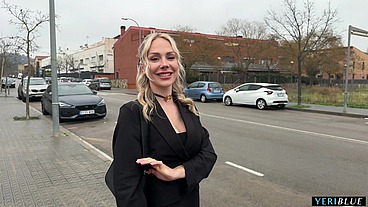I meet a blonde girl in the middle of the street and we fuck in public - Angie Lynx