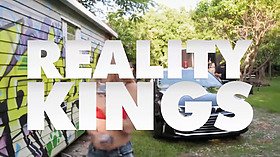 Blowing hot babe (Gianna Dior) takes her stepbros monster shaft - reality kings
