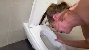 Fantom Ep. #17 - Alice Maze: Xmas Special (toilet Fun and Cum)