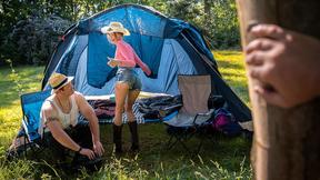 ”There is a wild female in this forrest... - Isabella De Laa”