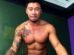 PETERFEVER Hunk Travis Yukarin Fucks Asian Holes At The Gym