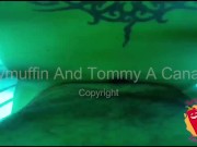 coppia fà cose nel solarium