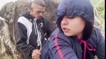 Novinho me fodeu na praia e quase que os turistas pegam n&oacute_s no flagrante