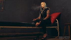 Smoke and soles 4K MP4