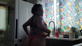 miia thalia de calcinha vermelha