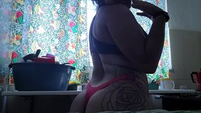 miia thalia de calcinha vermelha