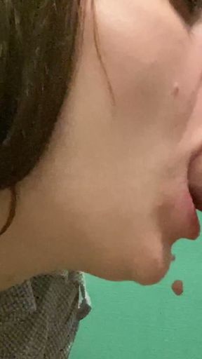 The mistress sucked all my sperm in her mouth   Clip 1