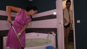 Brunette housewife cougar is ready to have fun with younger stud