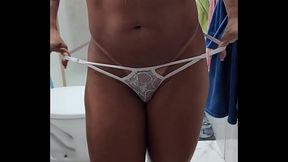 Vem conferir como ficou as marquinhas de bronze da esposinha mais safado do Sheer