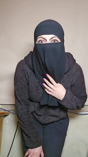 Mia Niqab Feet Compilation