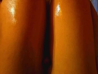 ❤️I rub my rod on her Haunches Until I cum❤️ Legjob