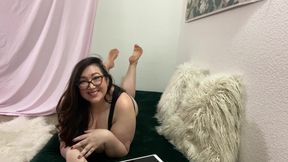 Cum on Jayne's pretty soles