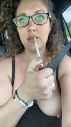 Mommy drives topless 😈 justfor.fans/malloryknox37