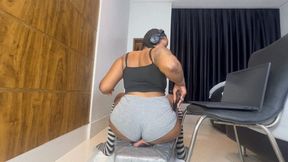 EBONY GODDESS SITTING, IGNORING AND WORK PART 2 BY IZA CANDY AND DANIEL SANTIAGO CAM BY ALINE FULL HD