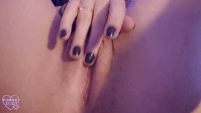 Hairy pussy teased to orgasm with toys [MP4 - 720p]