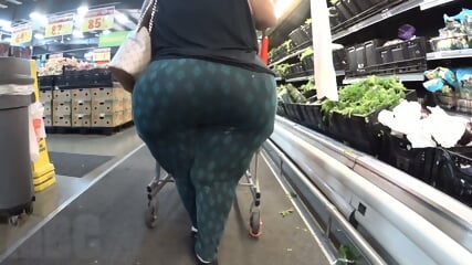 Jumbo wide hipped mega ass candid