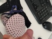 DORMITORIO de la HERMASTRA, el SUJETADOR SEXY, puso DURA la POLLA