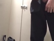 男子校生　トイレでオナニー