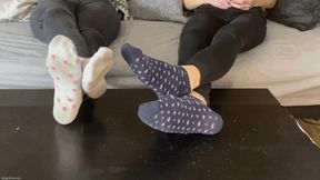 CHLOE AND KYLIE CHILLING OUT FOOTSIE - MOV Mobile Version