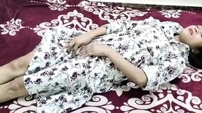 Soyi hui step sister ko nanga kar ke pel diya