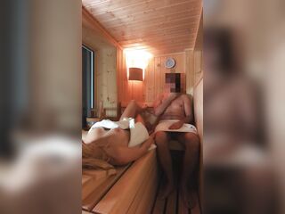 I CAUGHT HIM MASTURBATING during the time that that guy watches me in the Sauna I SCREW HIM - Italian Amateur Miele Blanco