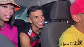 motorista de aplicativo, faz suruba ah 4 dentro do carro