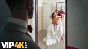 Sofia Rae - Wife Gets Her Hairy Vagina Licked And Penetrates In The Wc