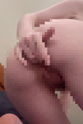 Slim ftm person masturbates in pixelated video